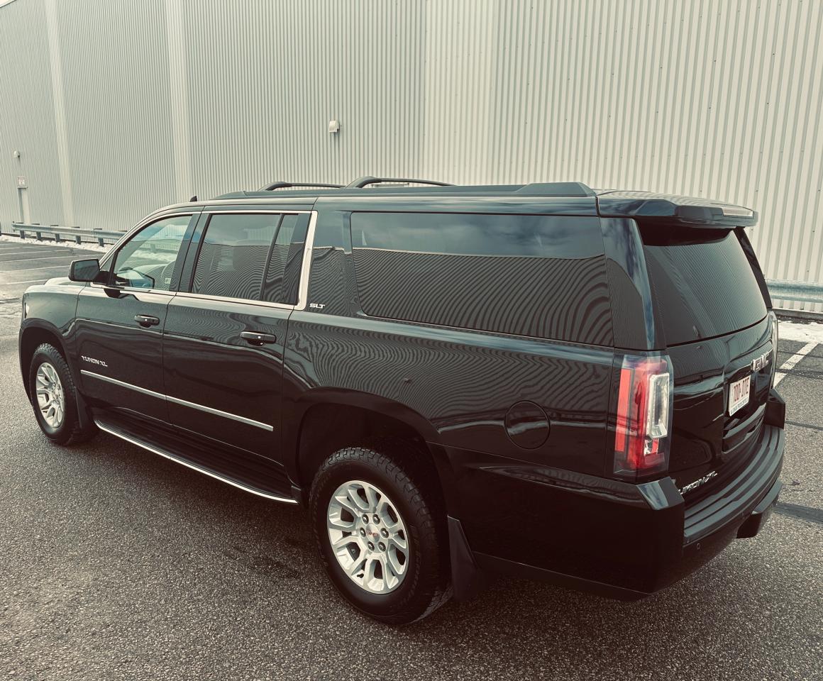 2017 GMC Yukon XL SLT Triple Black 8 Passengers Photo3