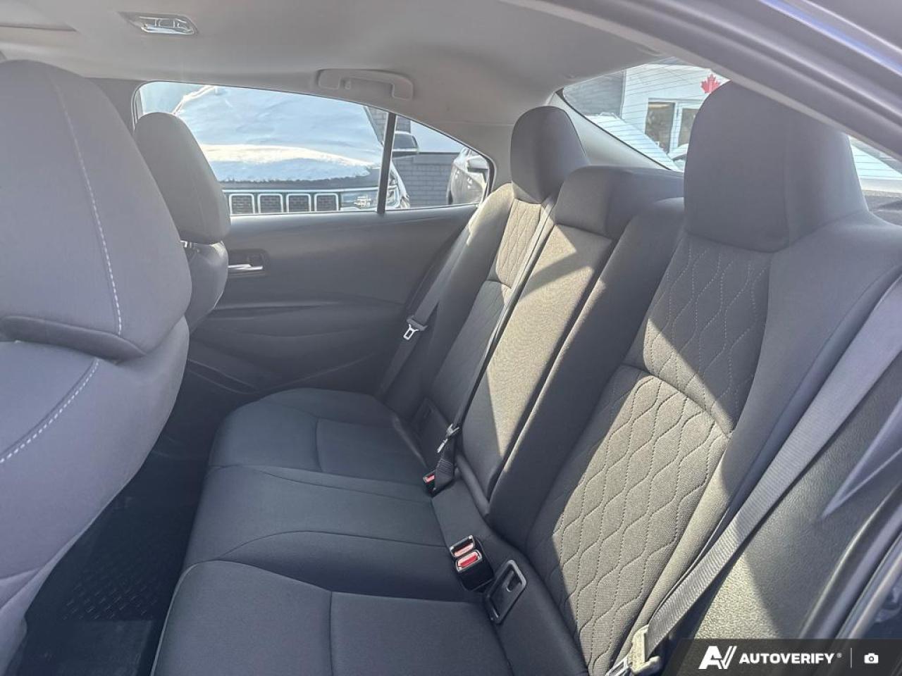 2020 Toyota Corolla LE UPGRADE / SUNROOF / ALLOY'S / ONLY 48,009 KM Photo