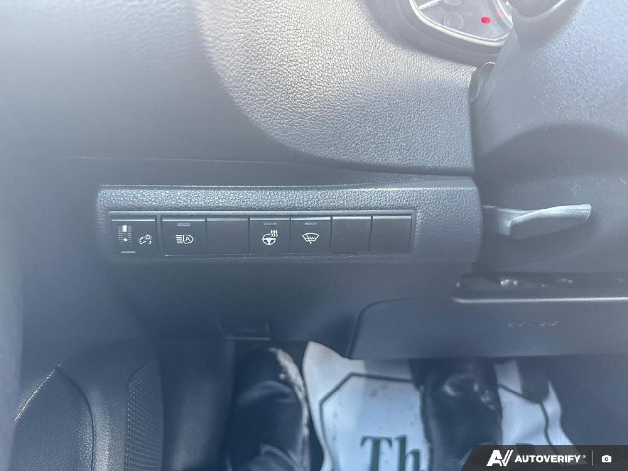 2020 Toyota Corolla LE UPGRADE / SUNROOF / ALLOY'S / ONLY 48,009 KM Photo