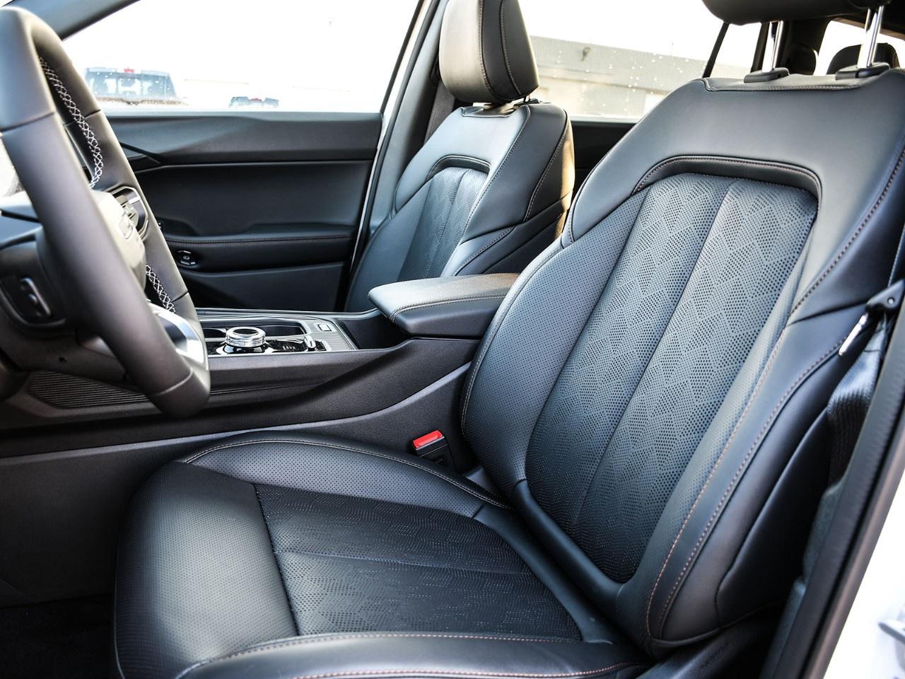 2026 Jeep Cherokee Overland 4x4 Photo