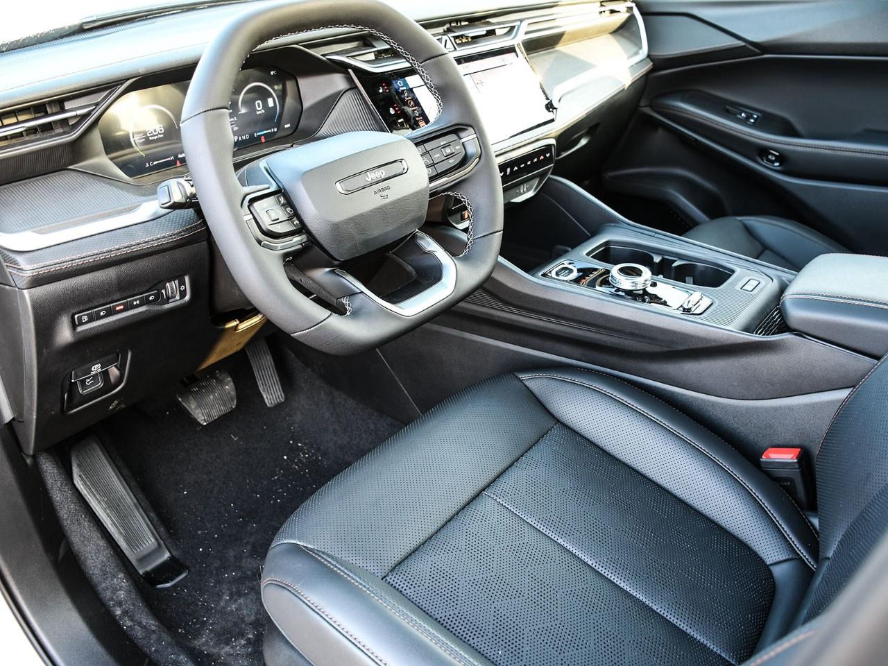 2026 Jeep Cherokee Overland 4x4 Photo