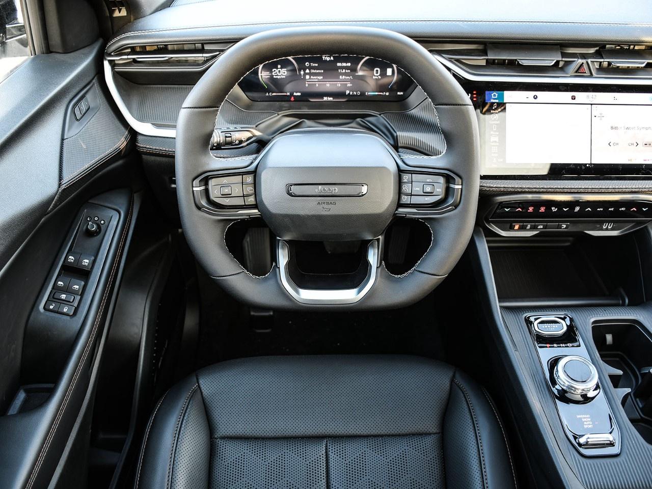 2026 Jeep Cherokee Overland 4x4 Photo