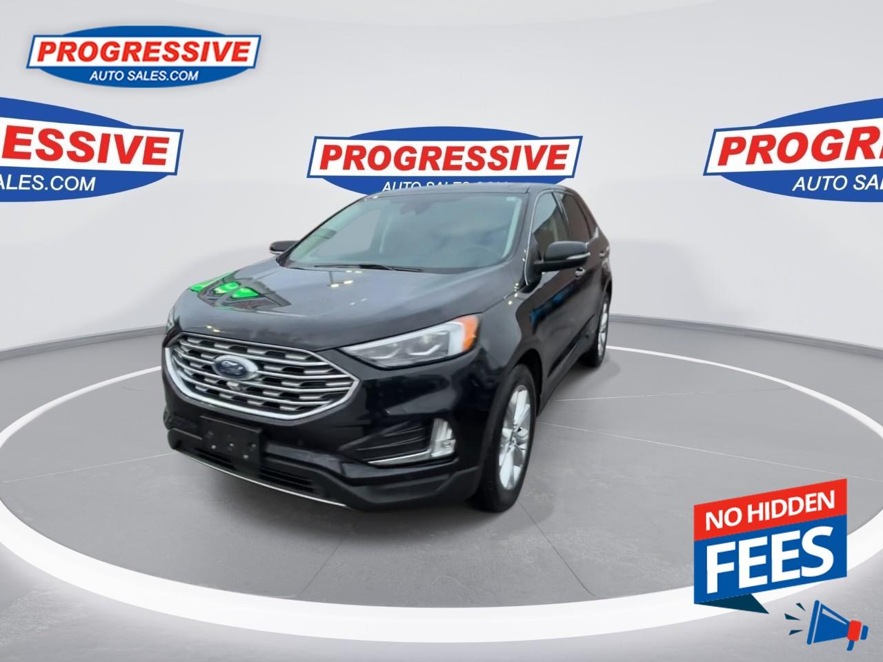 2022 Ford Edge Titanium Photo3