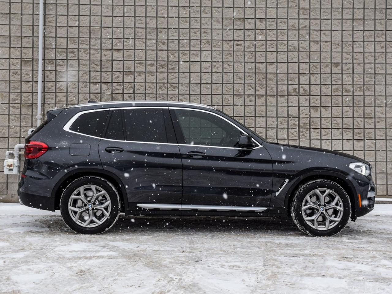 2021 BMW X3 xDrive30i Photo2