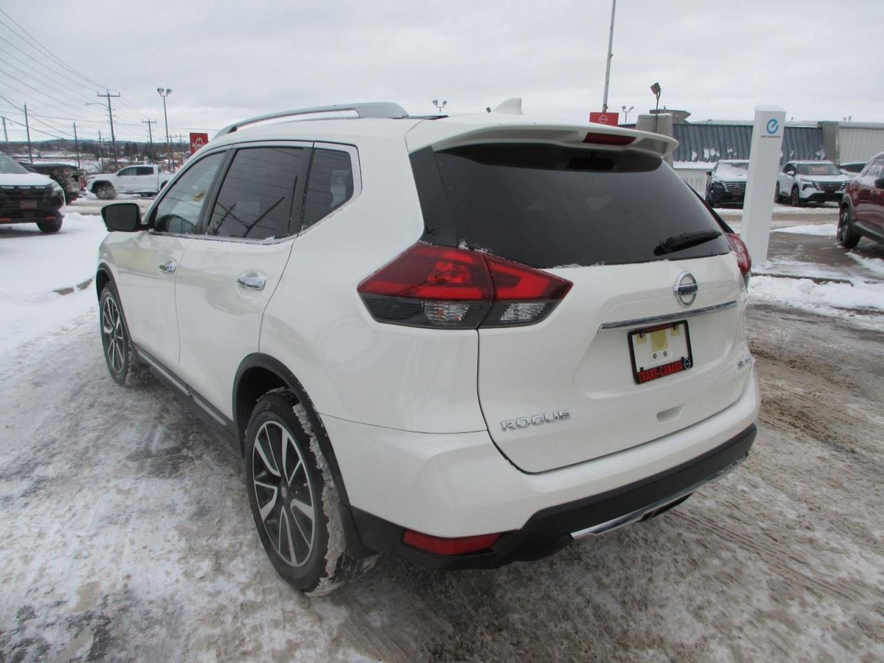 2018 Nissan Rogue  Photo2