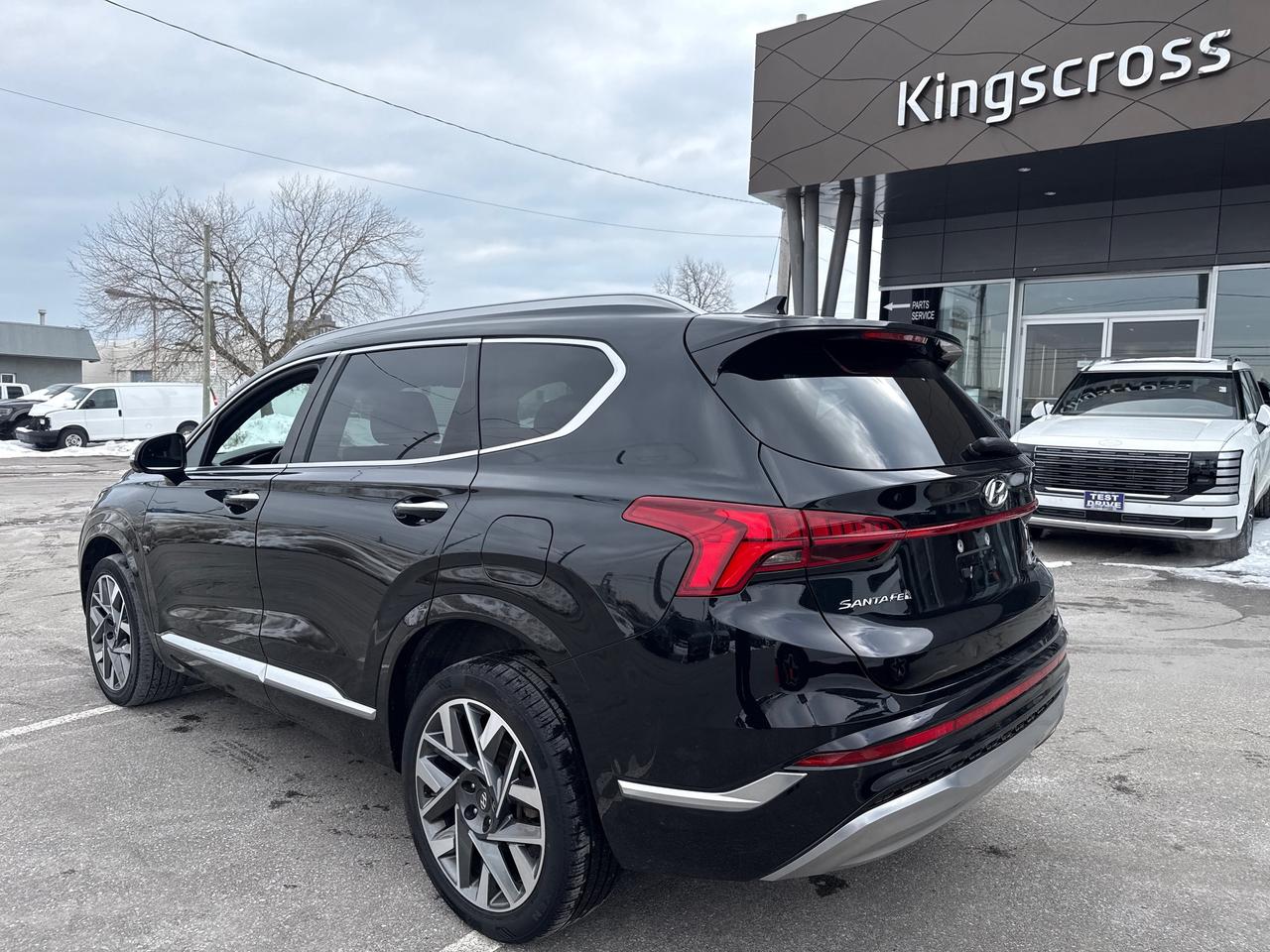 2022 Hyundai Santa Fe Ultimate Calligraphy Photo2