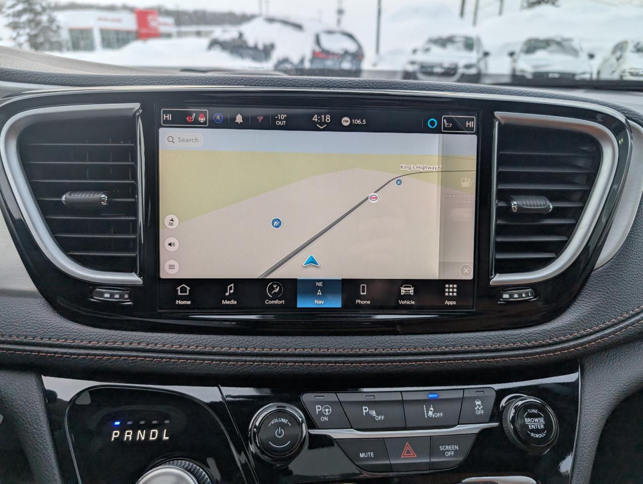 2024 Chrysler Pacifica Hybrid Pinnacle Photo