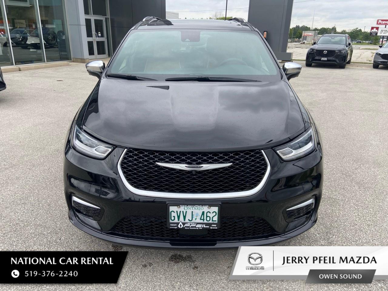 2024 Chrysler Pacifica Hybrid Pinnacle 2WD Photo