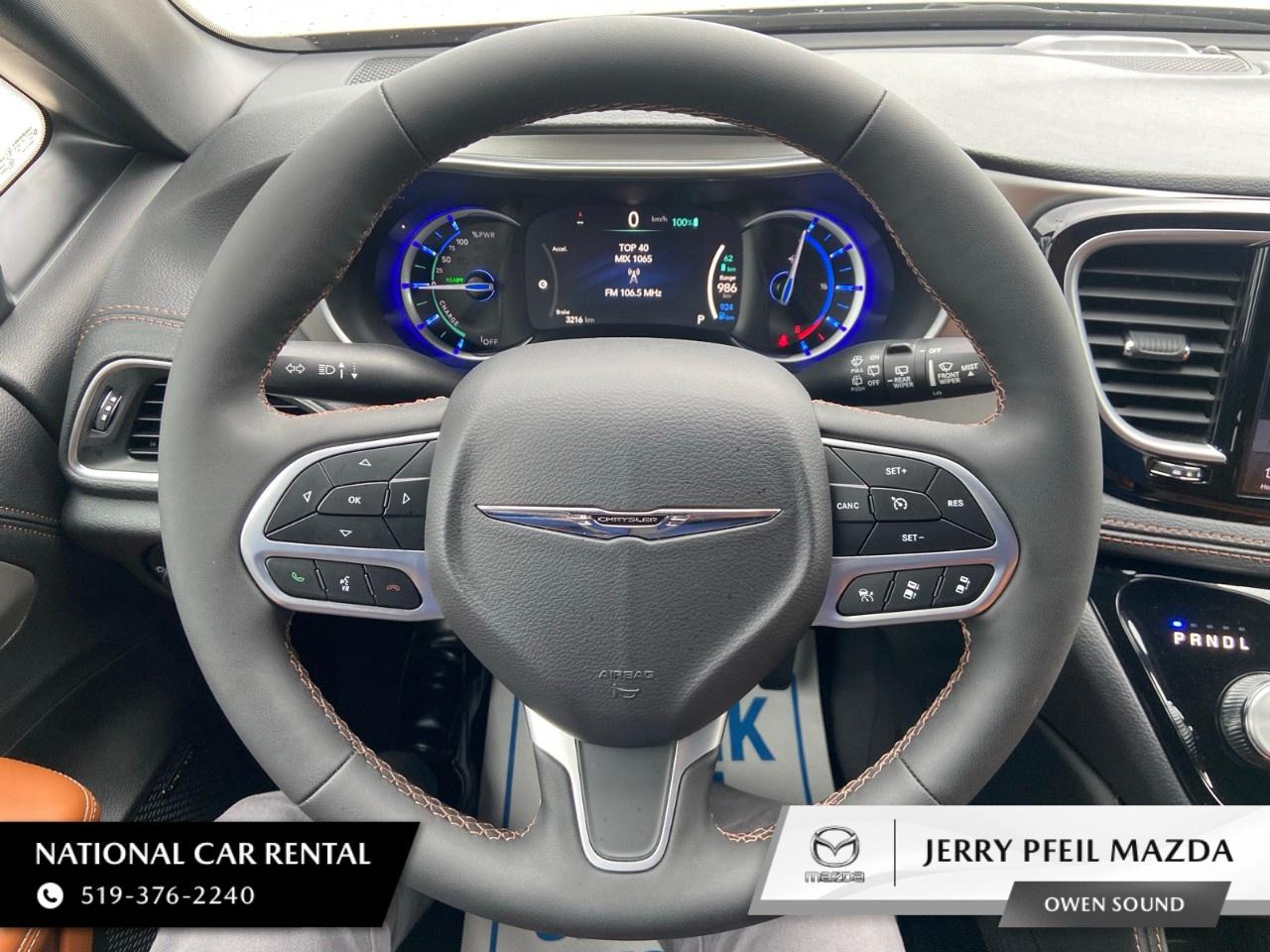 2024 Chrysler Pacifica Hybrid Pinnacle 2WD Photo