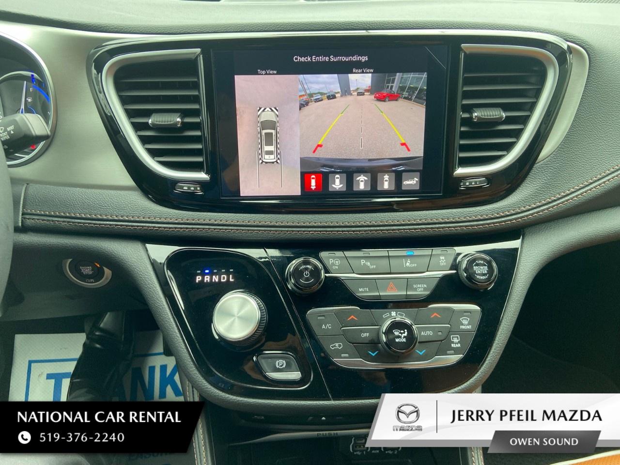 2024 Chrysler Pacifica Hybrid Pinnacle 2WD Photo
