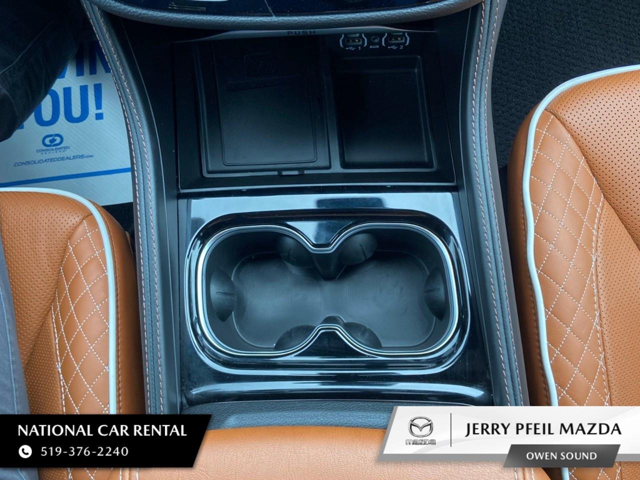 2024 Chrysler Pacifica Hybrid Pinnacle 2WD Photo
