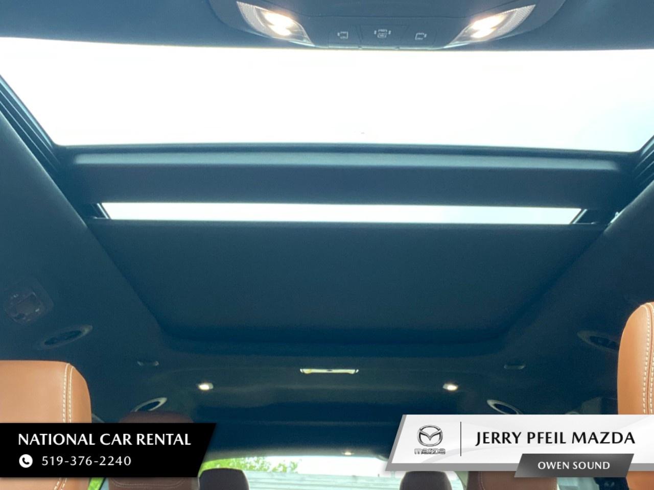 2024 Chrysler Pacifica Hybrid Pinnacle 2WD Photo