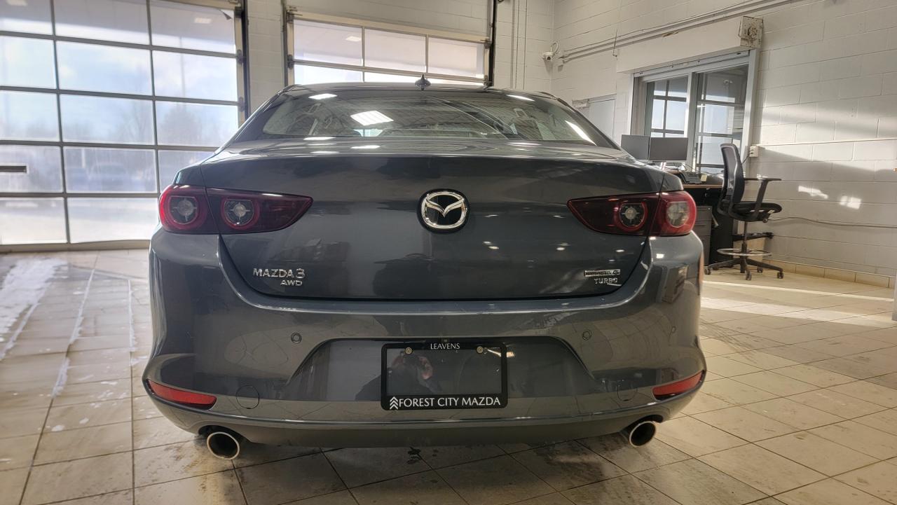 2024 Mazda MAZDA3 GT w/Turbo Photo3