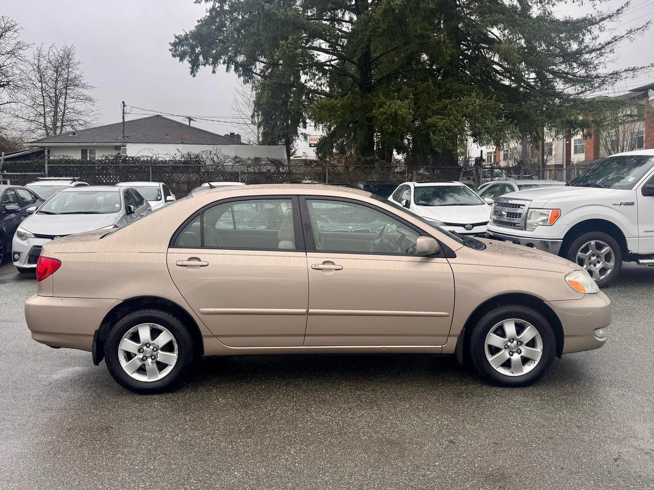 2005 Toyota Corolla CE Photo4