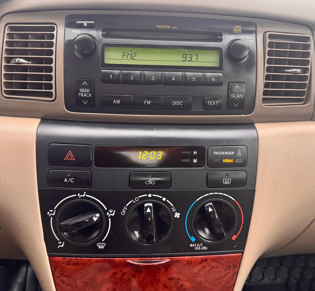 2005 Toyota Corolla CE Photo13