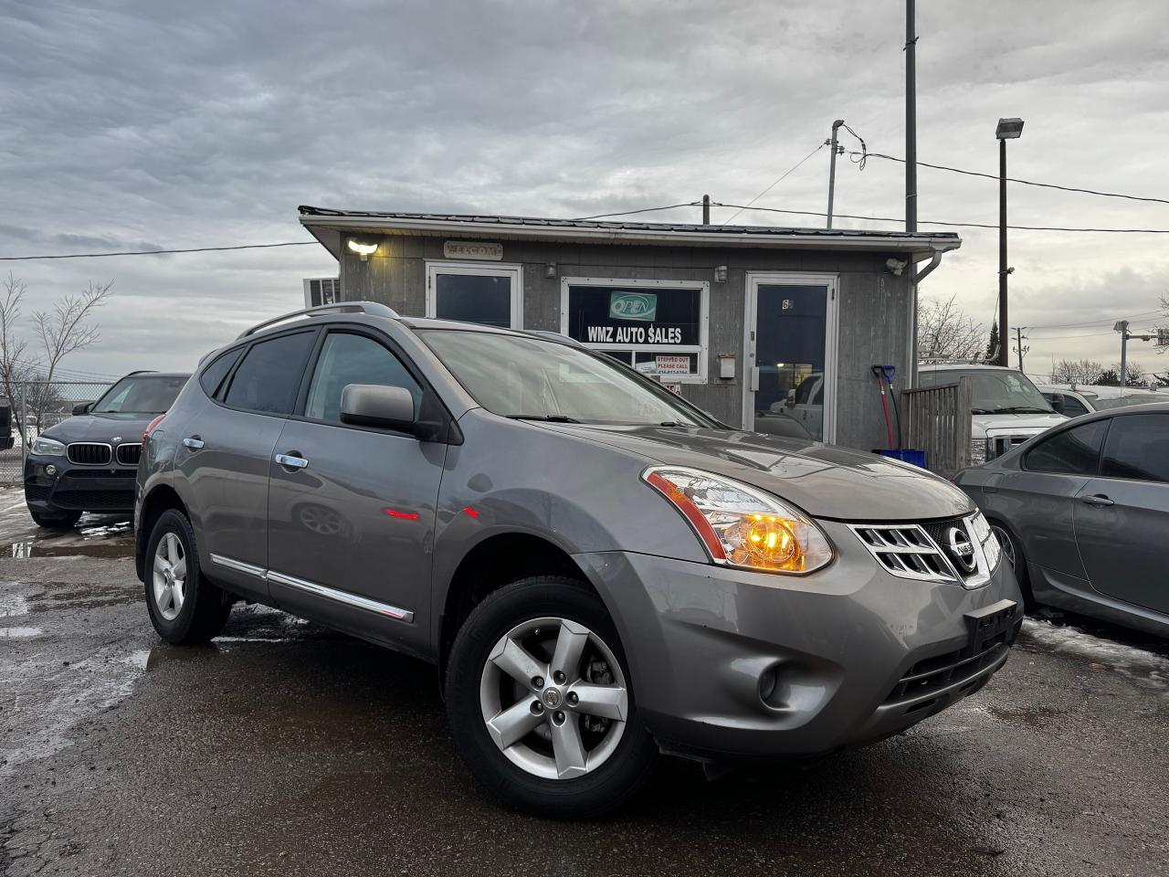 2013 Nissan Rogue SV Photo