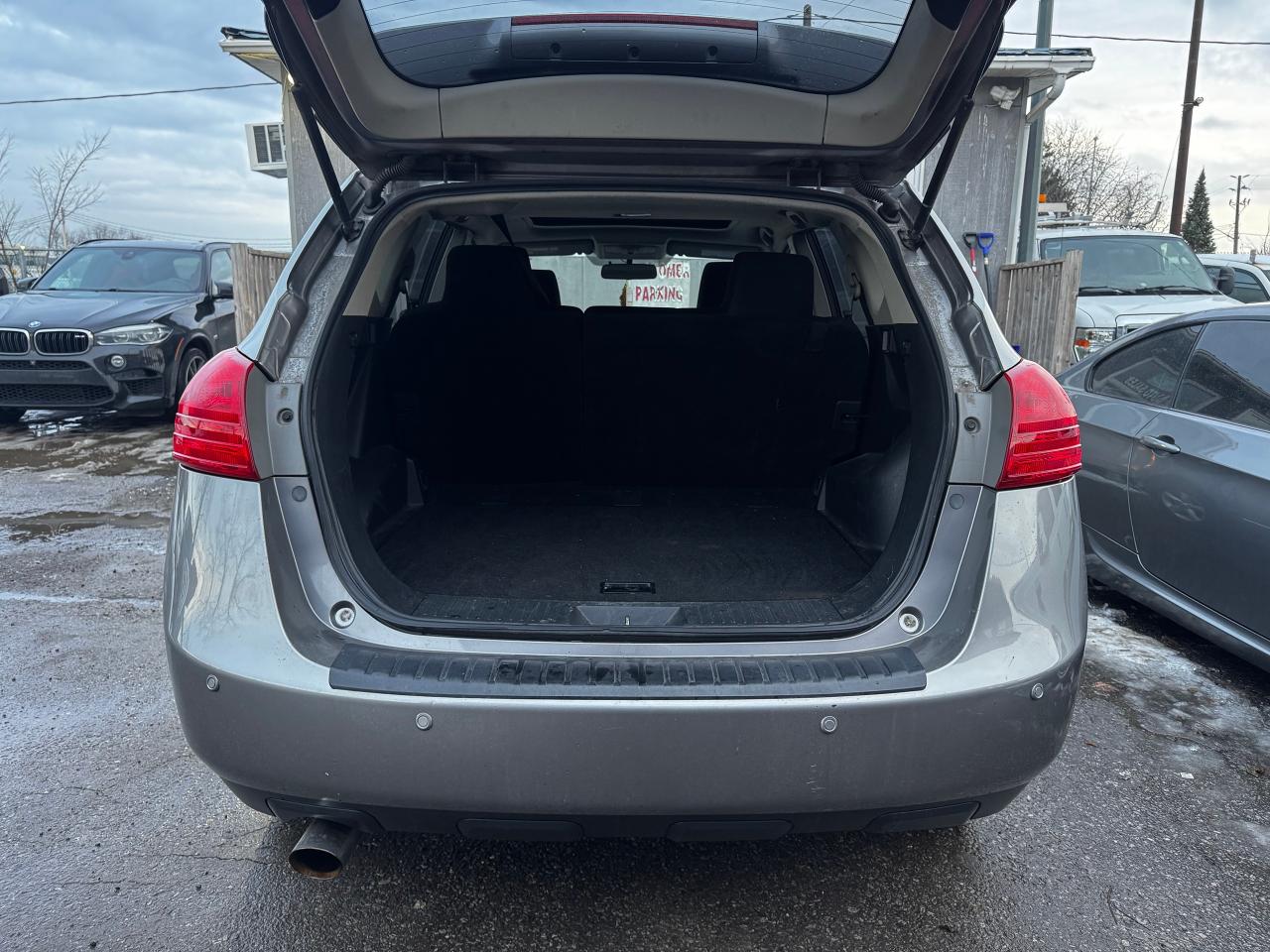 2013 Nissan Rogue SV Photo