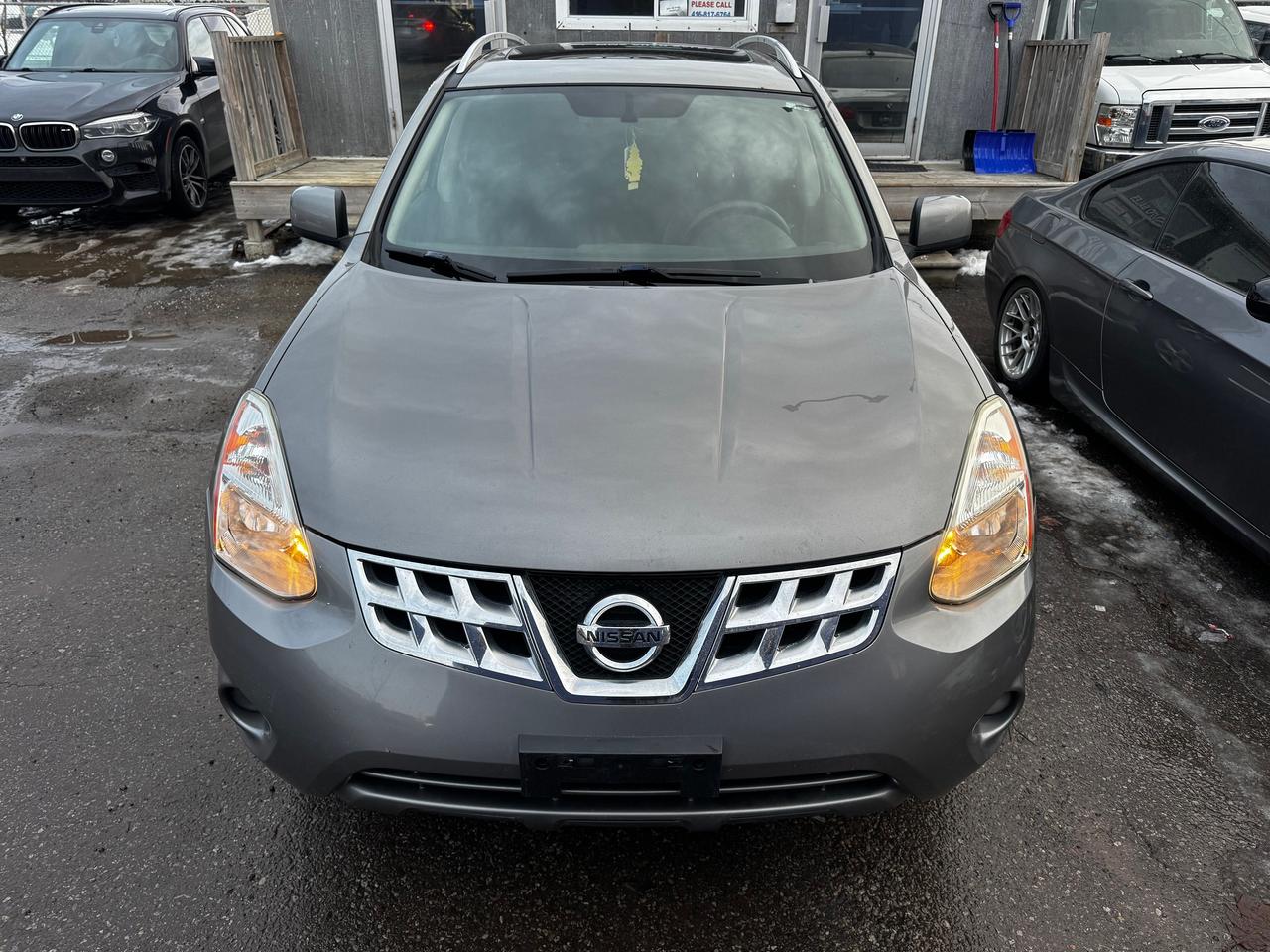 2013 Nissan Rogue SV Photo3
