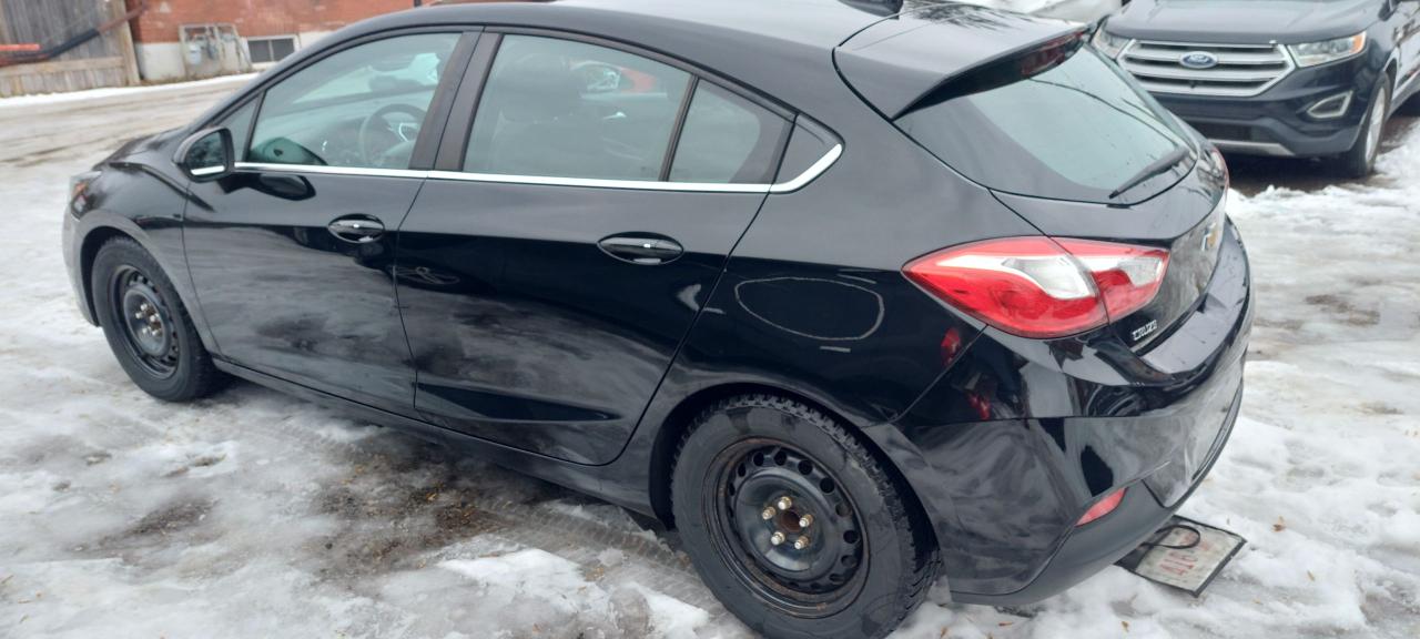 2017 Chevrolet Cruze LT Photo