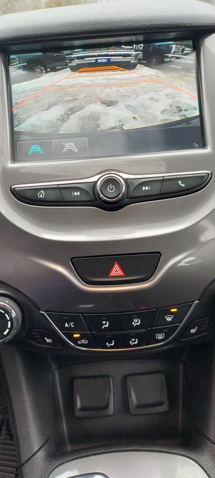 2017 Chevrolet Cruze LT Photo