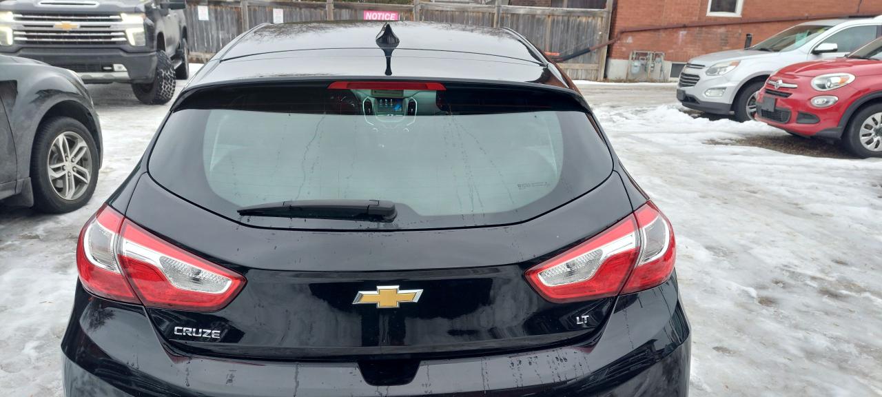 2017 Chevrolet Cruze LT Photo