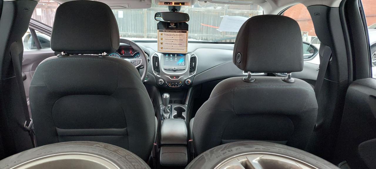 2017 Chevrolet Cruze LT Photo