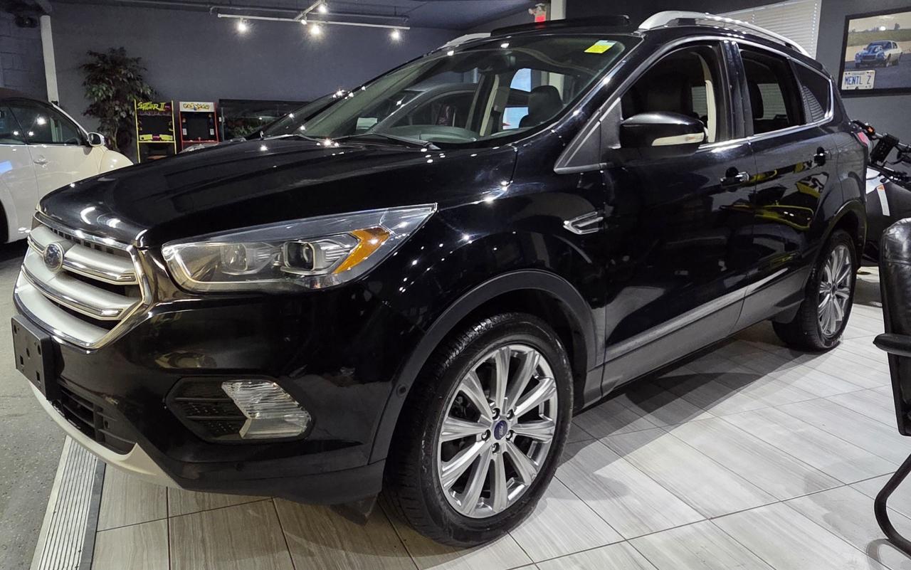 2018 Ford Escape Titanium Photo2