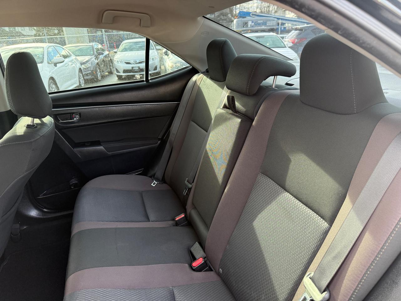 2017 Toyota Corolla FINANCING AVAILABLE Photo14