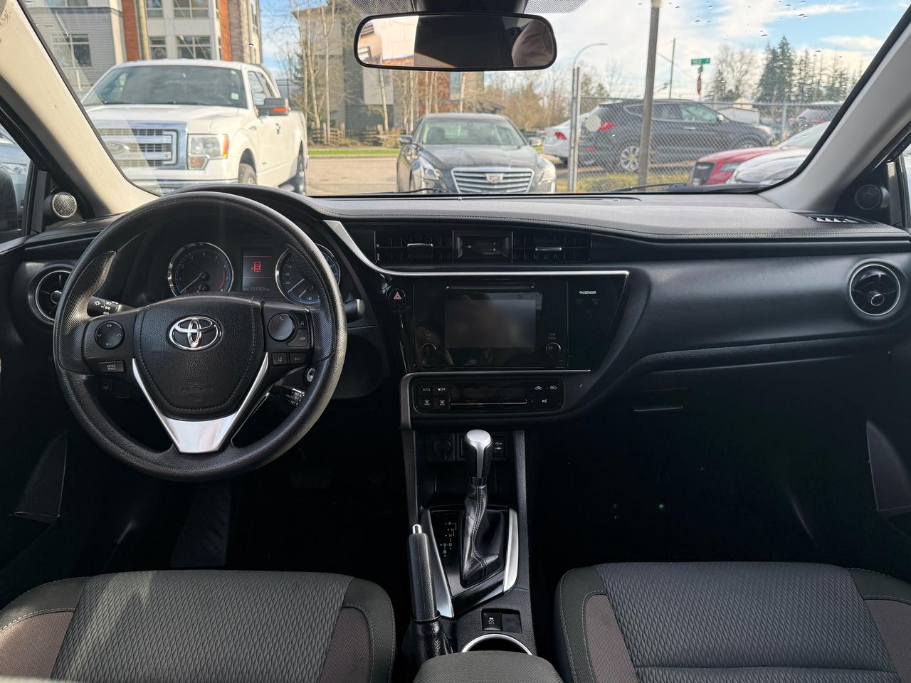 2017 Toyota Corolla FINANCING AVAILABLE Photo10