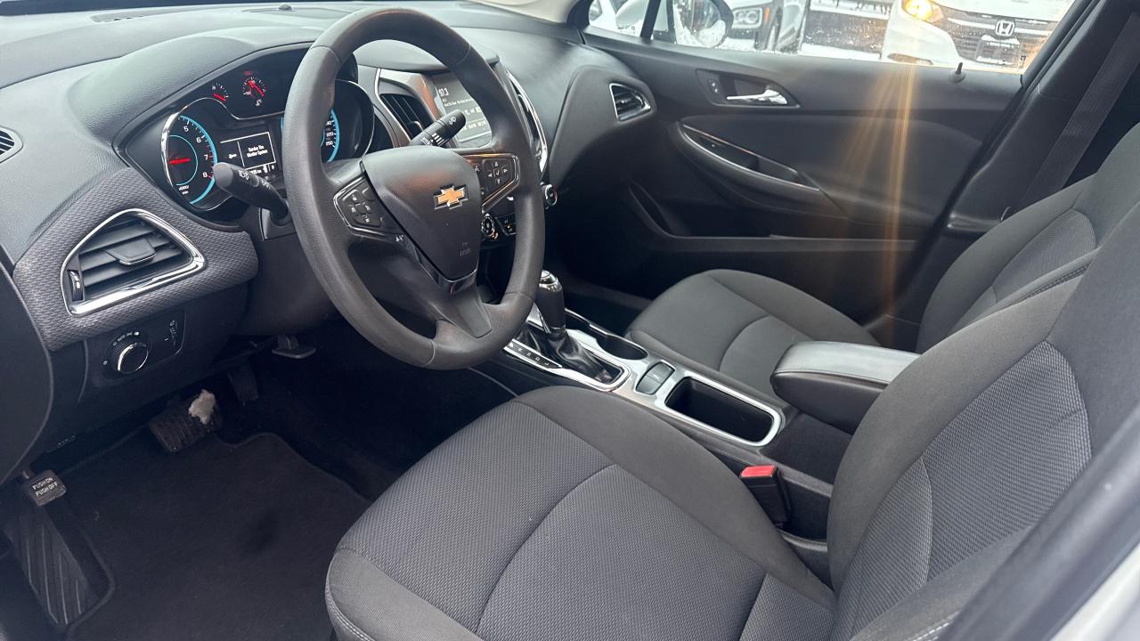 2016 Chevrolet Cruze LT Photo