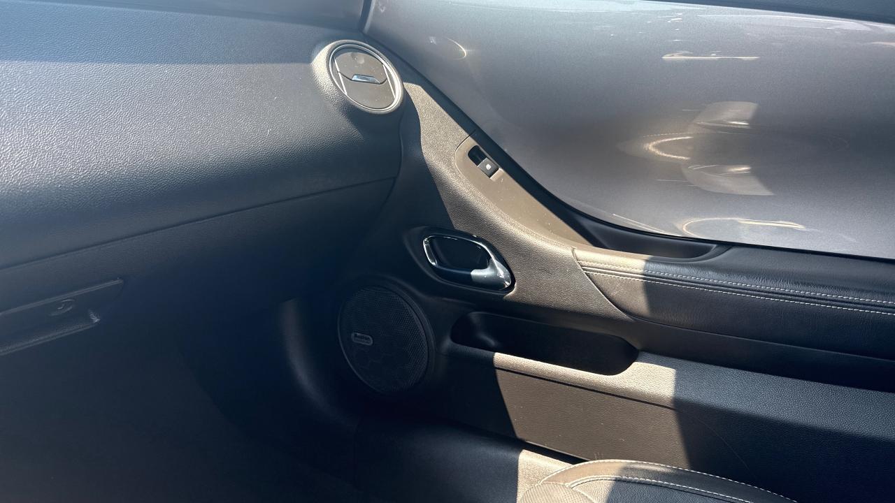 2011 Chevrolet Camaro 2LT Photo