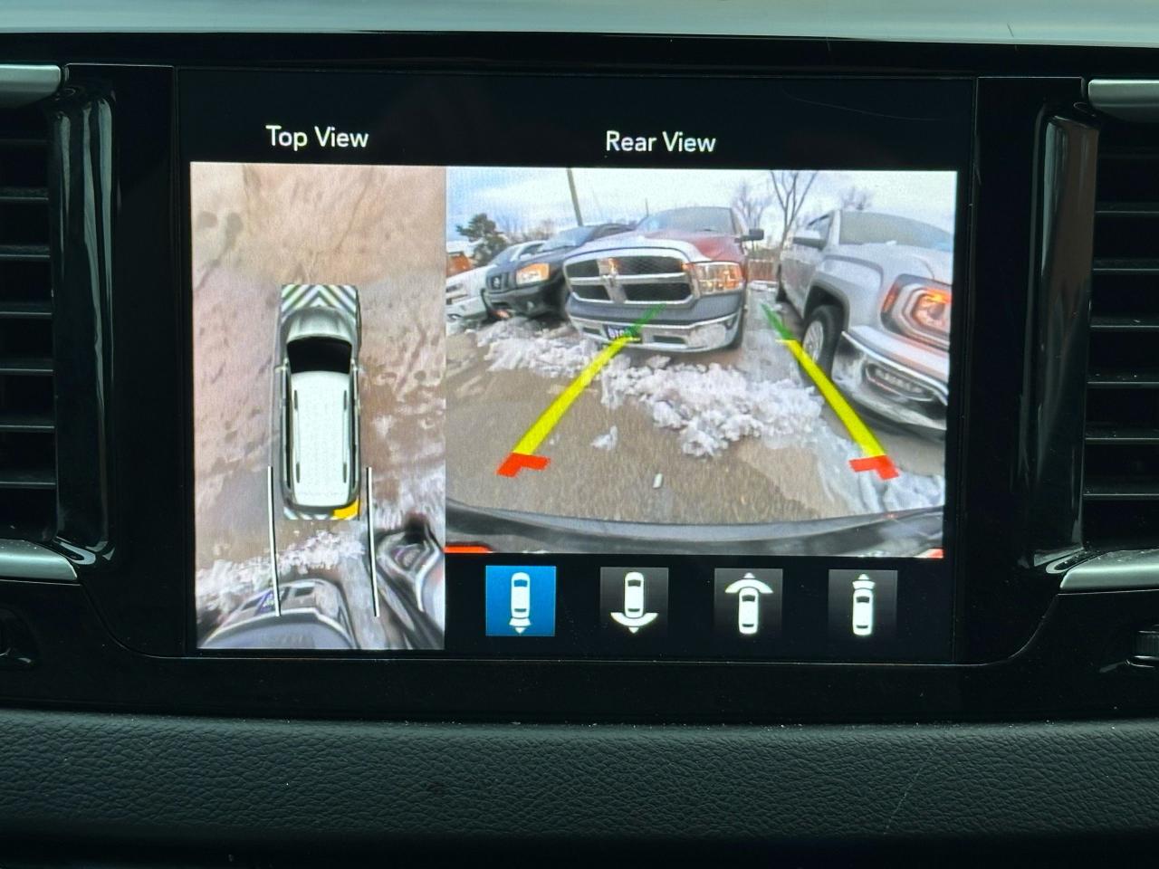 2020 Chrysler Pacifica Touring-L Plus - Photo #18