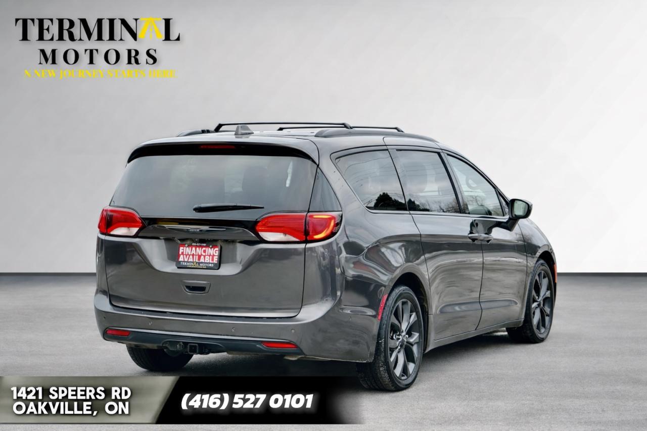 2020 Chrysler Pacifica Touring-L Plus Photo3