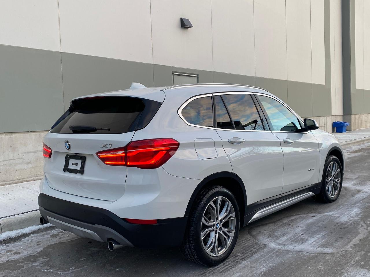 2017 BMW X1 xDRIVE28i-SPORT-NAV-CAMERA-HUD-PANO ROOF-1 OWNER Photo