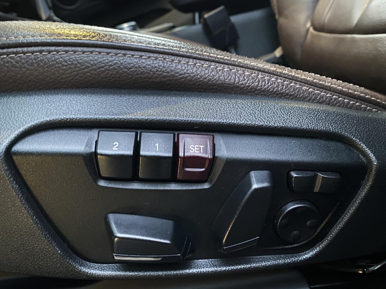 2017 BMW X1 xDRIVE28i-SPORT-NAV-CAMERA-HUD-PANO ROOF-1 OWNER Photo