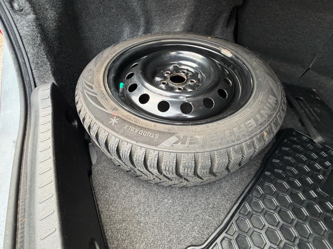 2016 Toyota Corolla 4DR SDN AUTO LE Photo