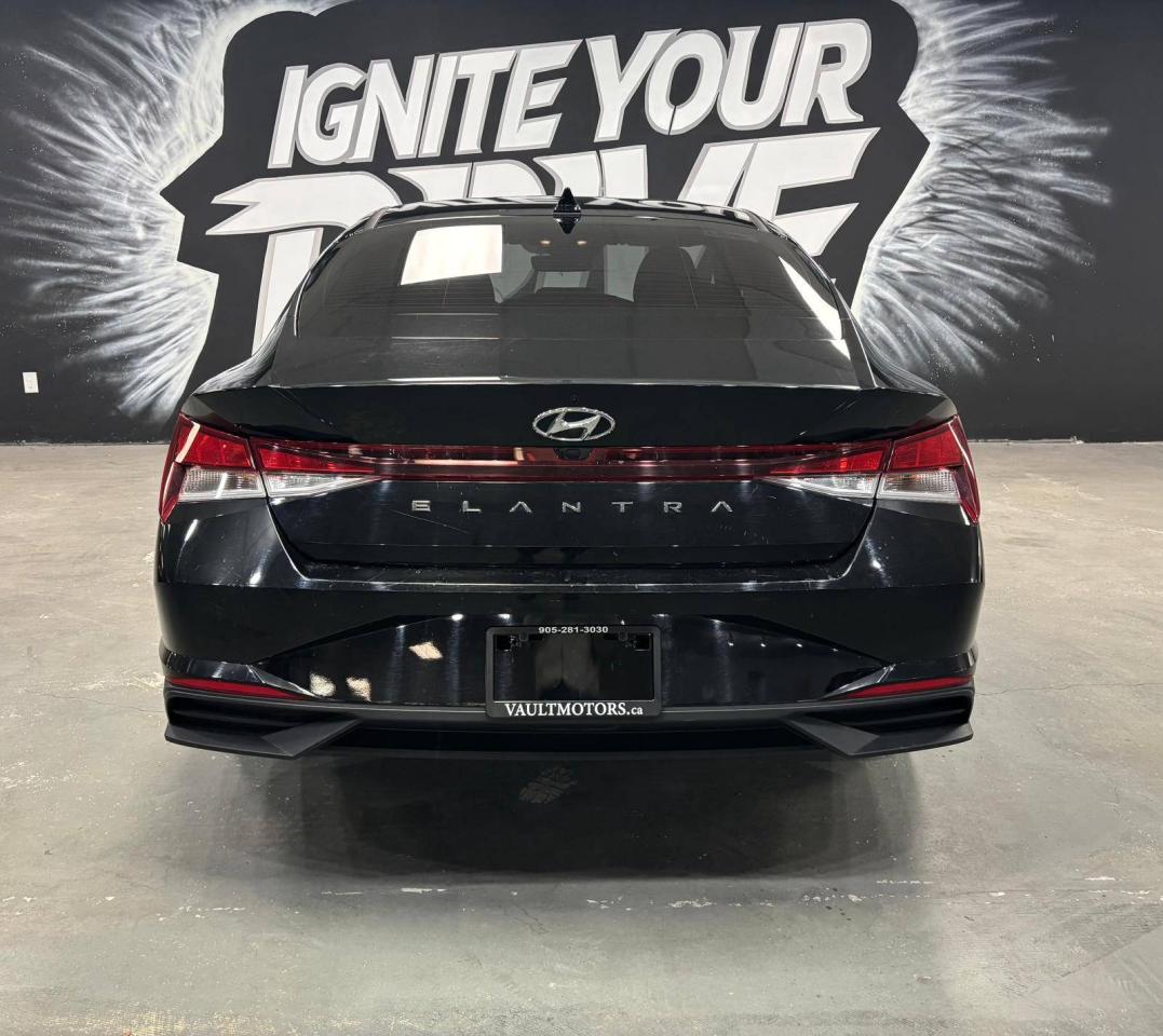 2022 Hyundai Elantra Preferred IVT $ 0 % DOWN FINANCE OAC Photo3