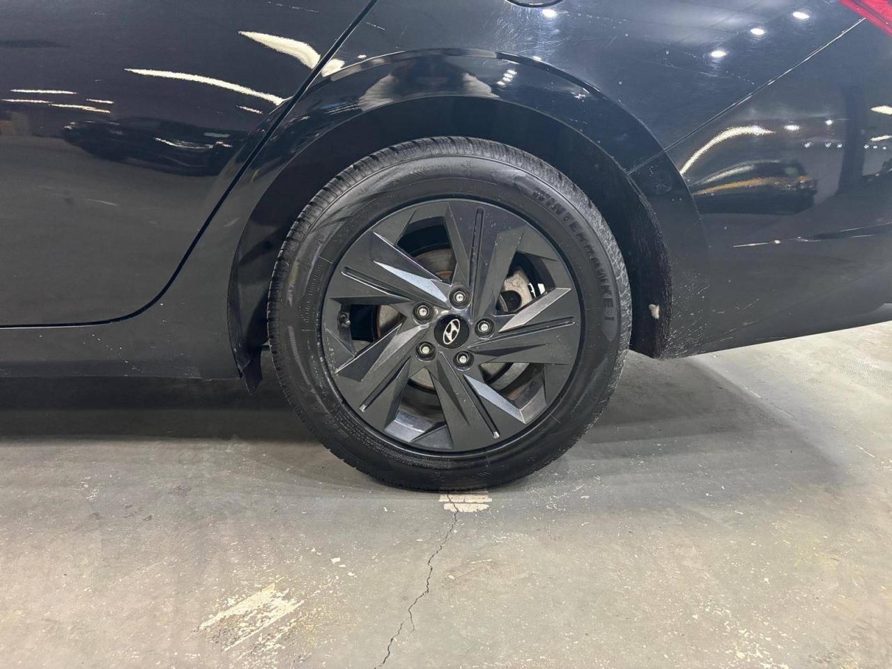 2022 Hyundai Elantra Preferred IVT $ 0 % DOWN FINANCE OAC Photo