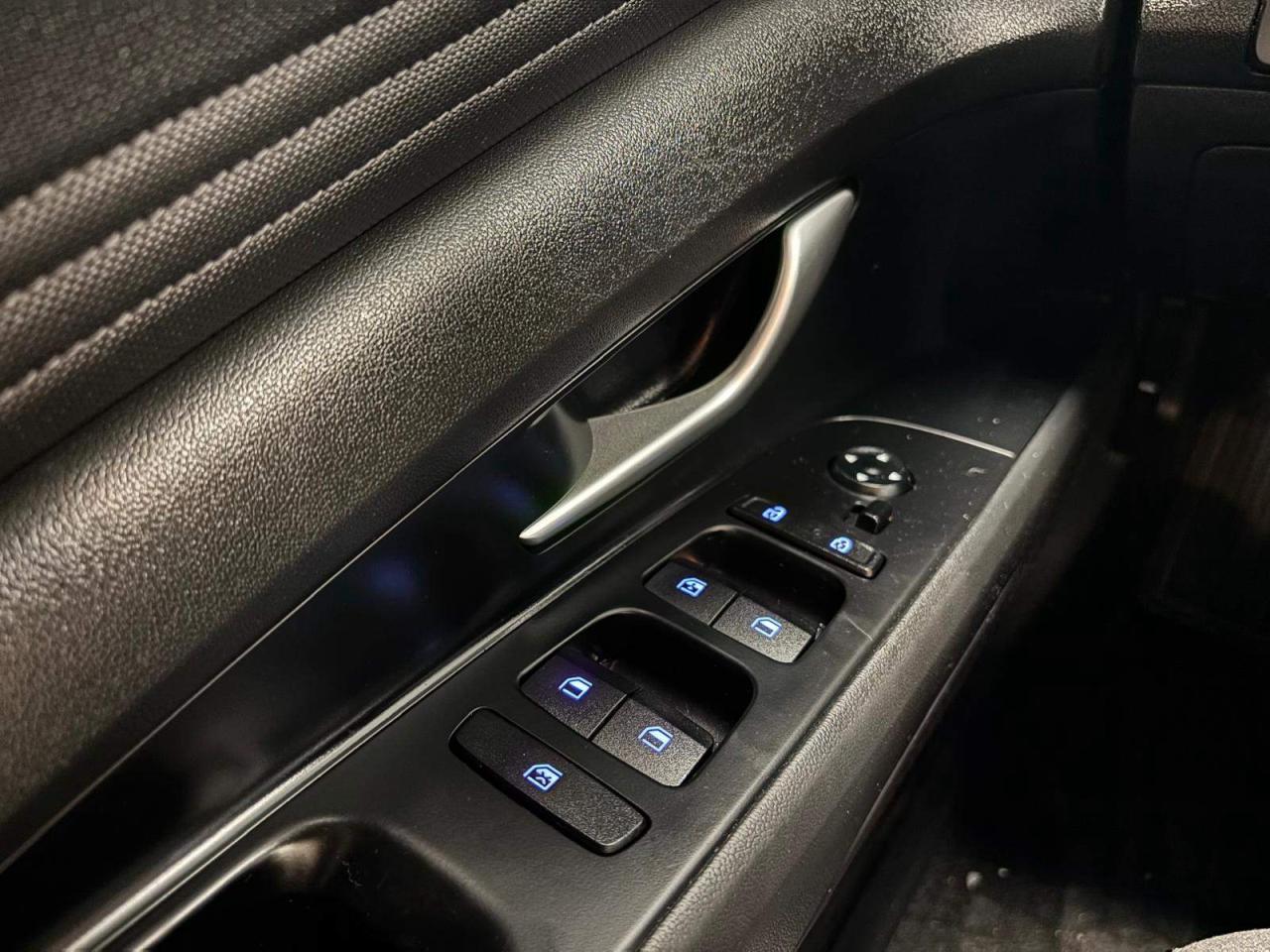 2022 Hyundai Elantra Preferred IVT $ 0 % DOWN FINANCE OAC Photo