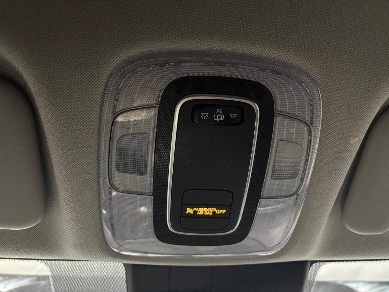 2022 Hyundai Elantra Preferred IVT $ 0 % DOWN FINANCE OAC Photo