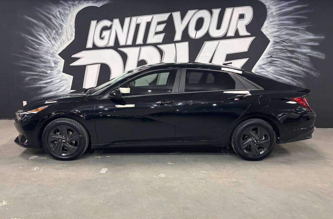 2022 Hyundai Elantra Preferred IVT $ 0 % DOWN FINANCE OAC Photo2