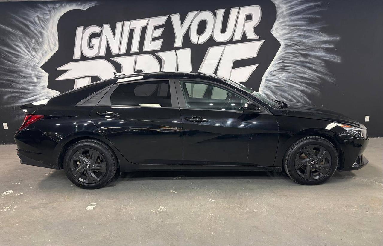 2022 Hyundai Elantra Preferred IVT $ 0 % DOWN FINANCE OAC Photo
