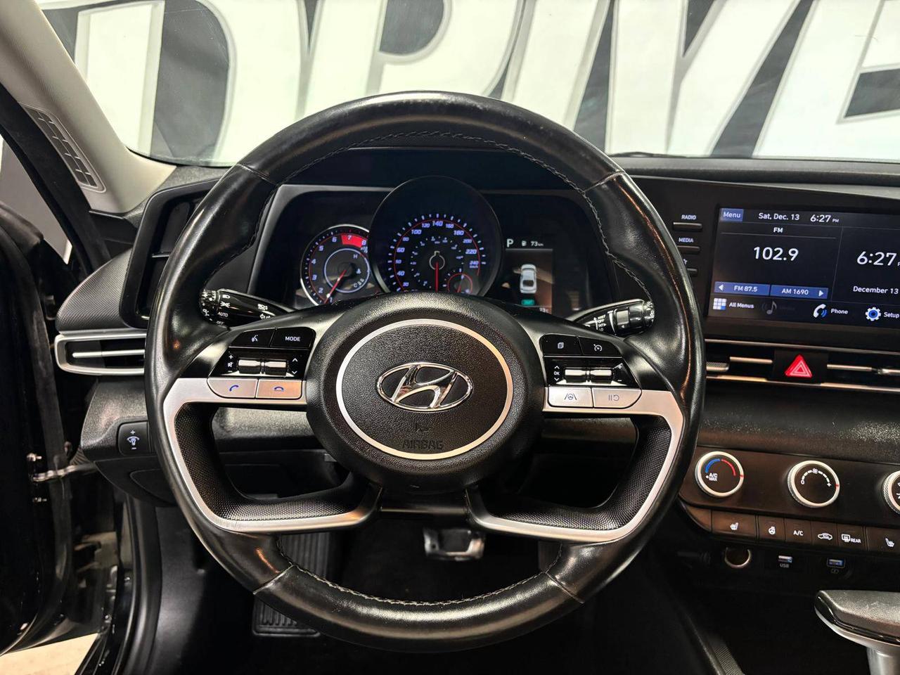 2022 Hyundai Elantra Preferred IVT $ 0 % DOWN FINANCE OAC Photo