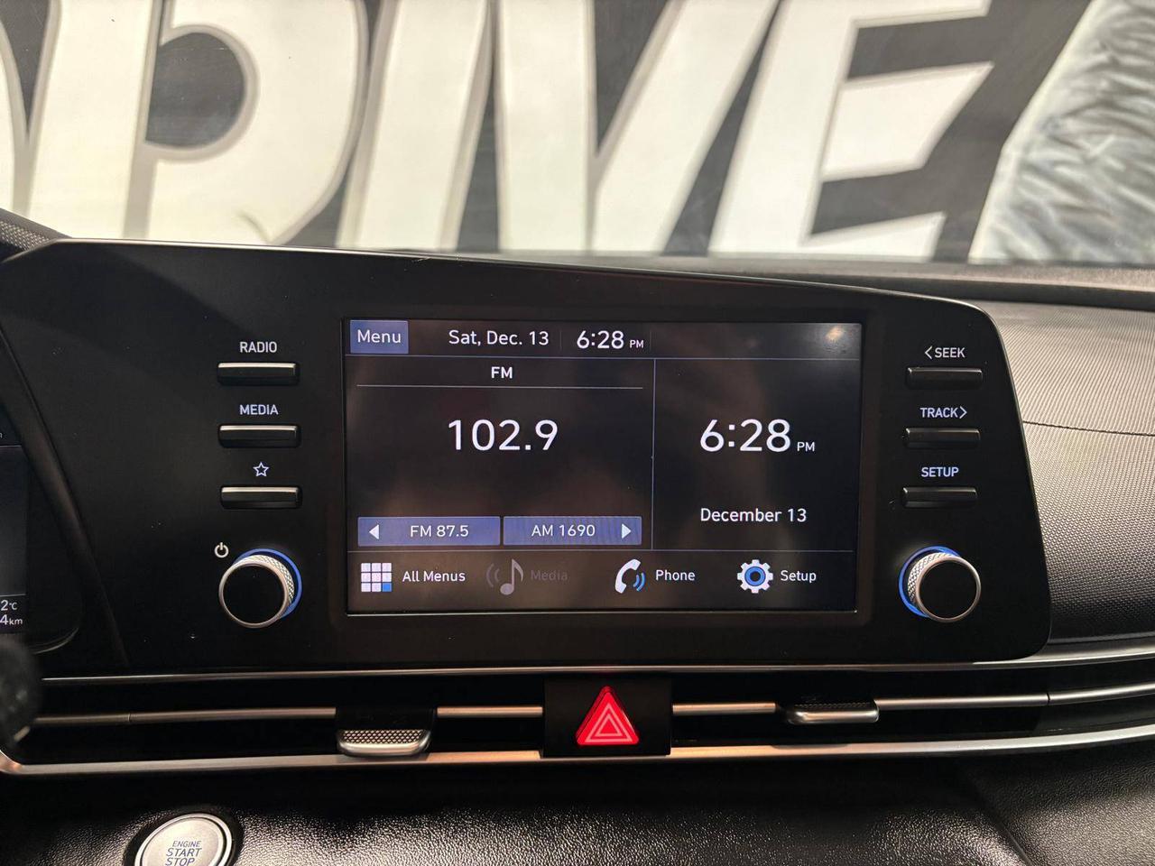 2022 Hyundai Elantra Preferred IVT $ 0 % DOWN FINANCE OAC Photo