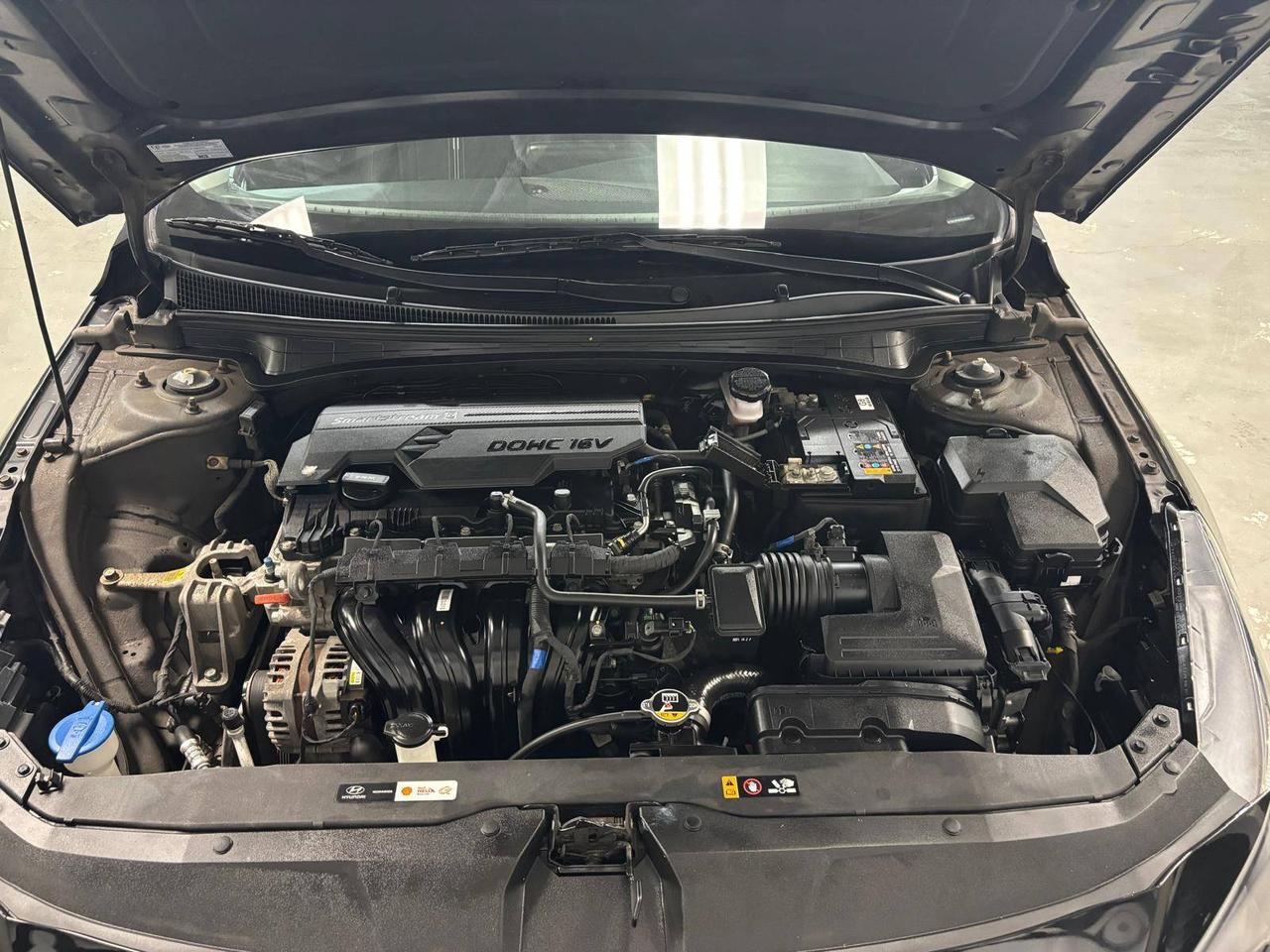 2022 Hyundai Elantra Preferred IVT $ 0 % DOWN FINANCE OAC Photo