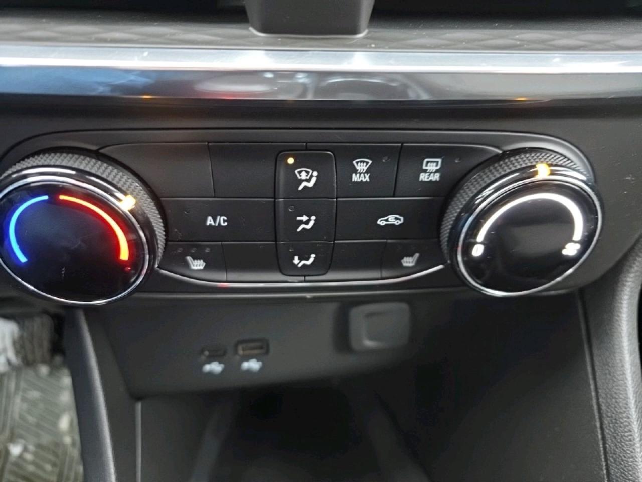 2024 Buick Encore GX Preferred PREFFERED Photo