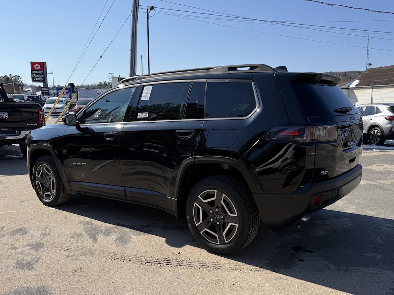 2026 Jeep Cherokee LAREDO 4x4 Photo