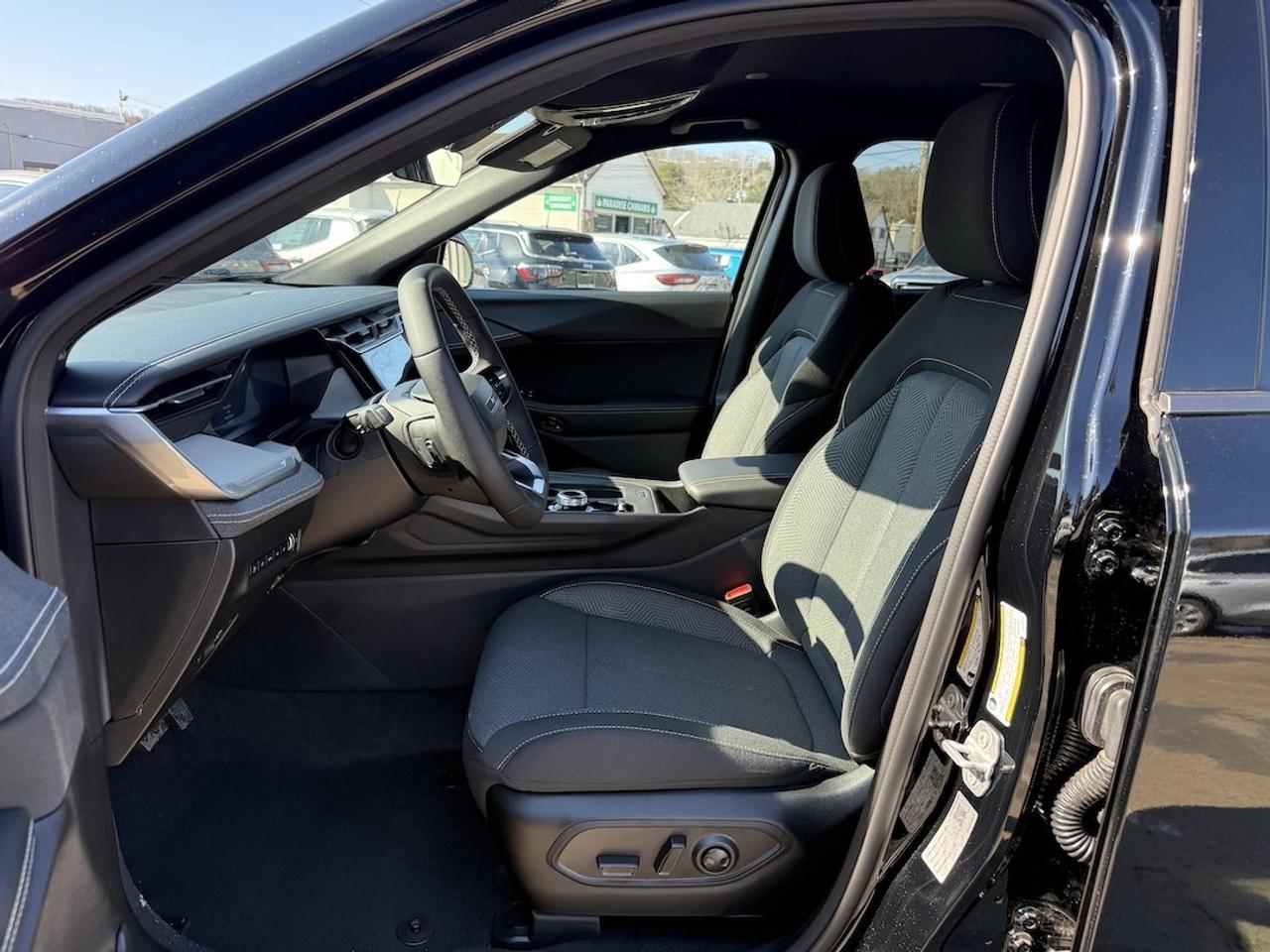 2026 Jeep Cherokee LAREDO 4x4 Photo