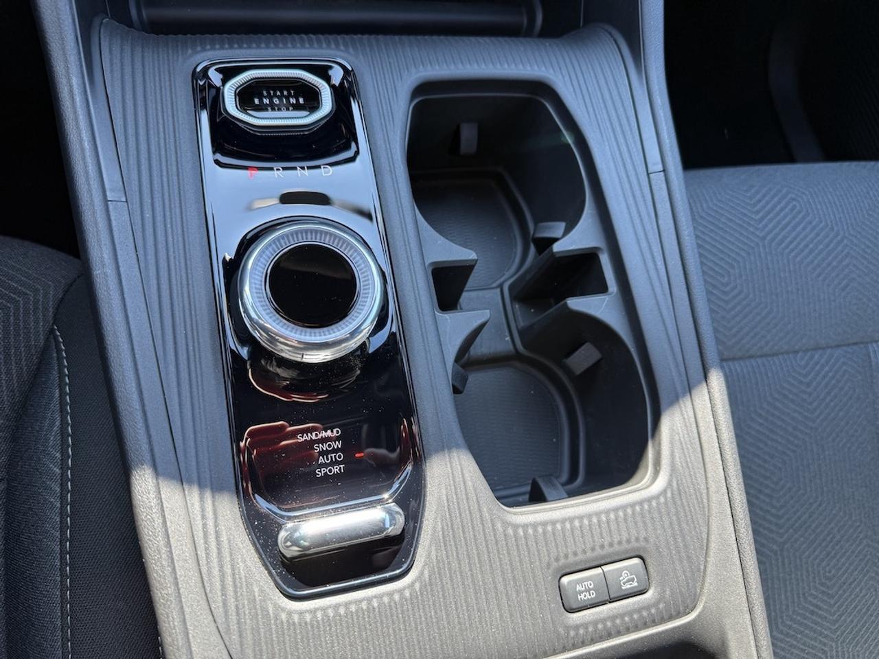 2026 Jeep Cherokee LAREDO 4x4 Photo