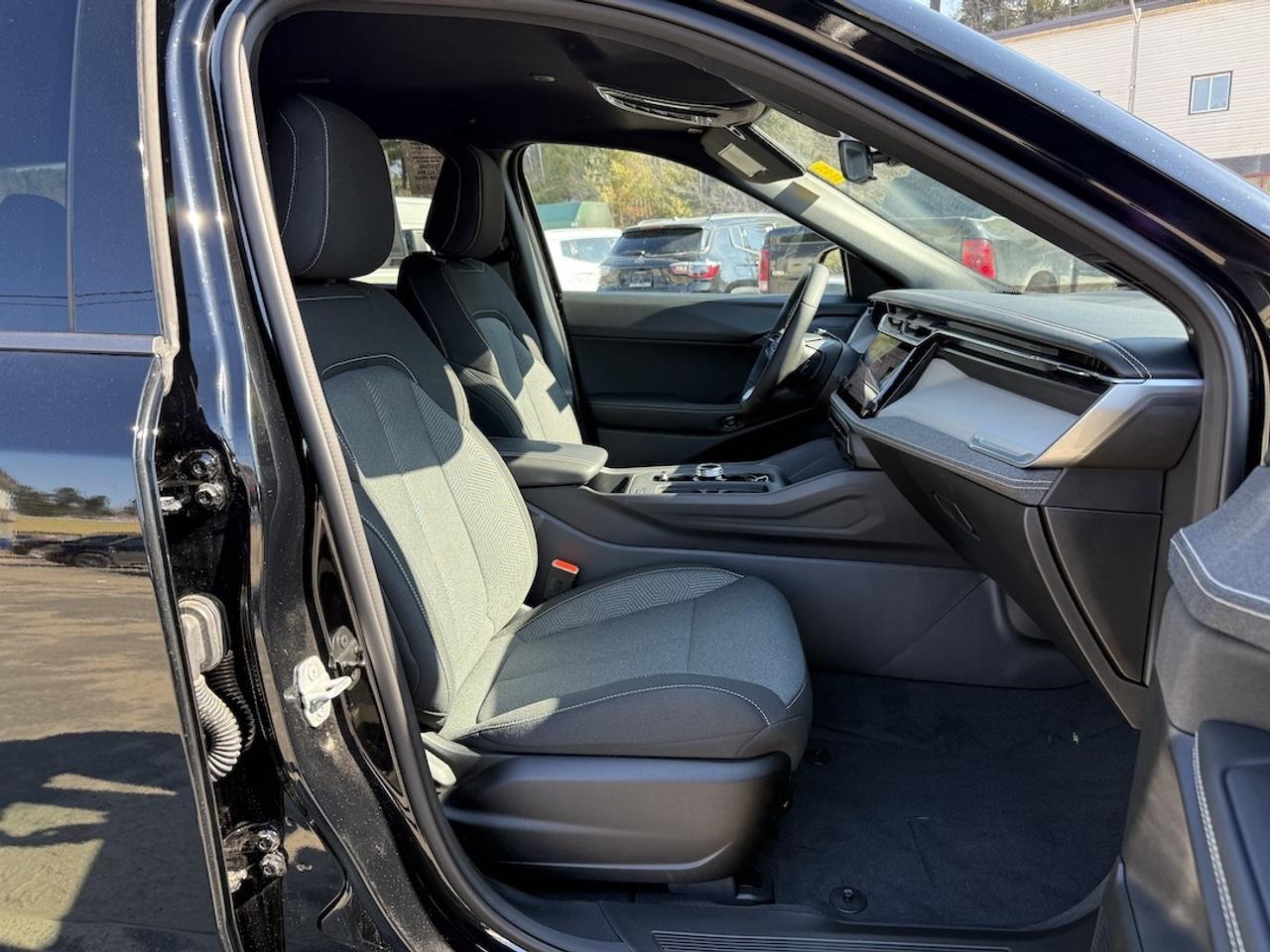 2026 Jeep Cherokee LAREDO 4x4 Photo